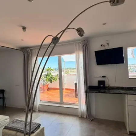 Sky View Apartment *